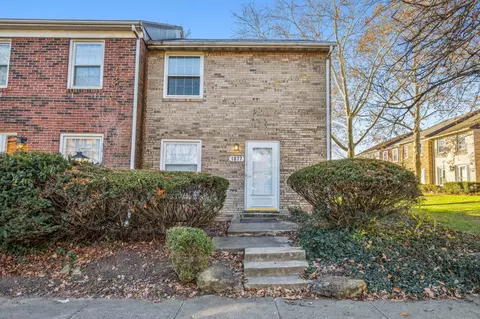 1077 Hardesty Pl E #M-1, Columbus, OH 43204
