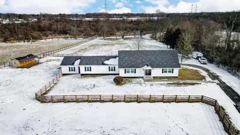 1298 Alton Rd, Galloway, OH 43119