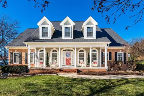 13265 Wellesley Dr, Pickerington, OH 43147
