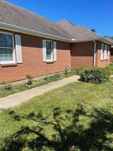 2829 Walnut Grove Ln, Springfield, OH 45504