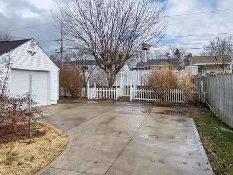 1324 Amherst Rd, Springfield, OH 45504 photo 11