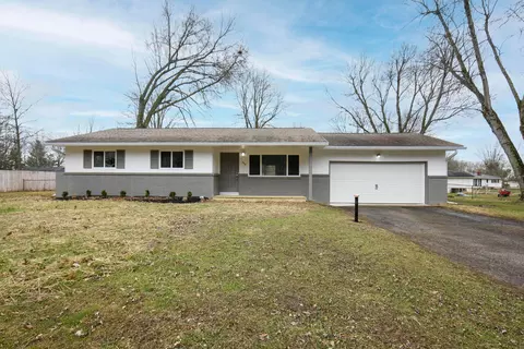 366 Meadow Way SW, Pataskala, OH 43062