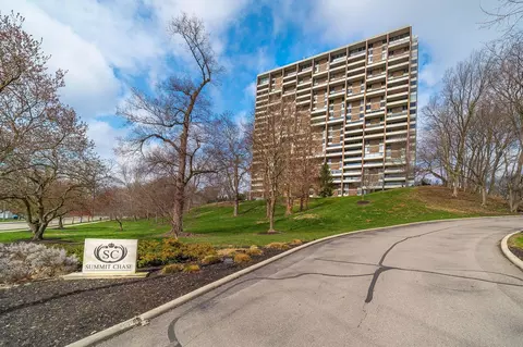 1000 Urlin Ave #902, Grandview Heights, OH 43212