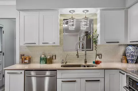 Kitchen - 3560 Smeltzer Rd, Marion, OH 43302 photo 4 of 6