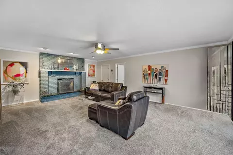 Living - 3560 Smeltzer Rd, Marion, OH 43302 photo 6 of 8