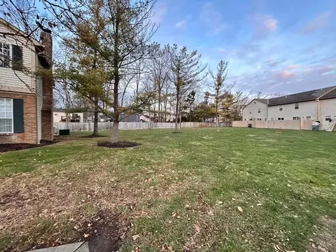 7770 Deercrest Ct, Dublin, OH 43016 photo 3