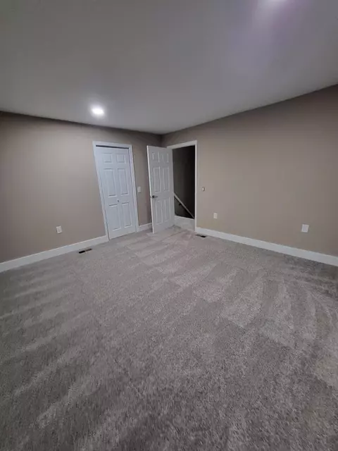 12 E Saint Clair St, Newark, OH 43055 photo 7