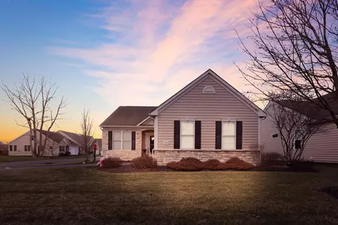 5058 Apple Glen Trl #61, Grove City, OH 43123