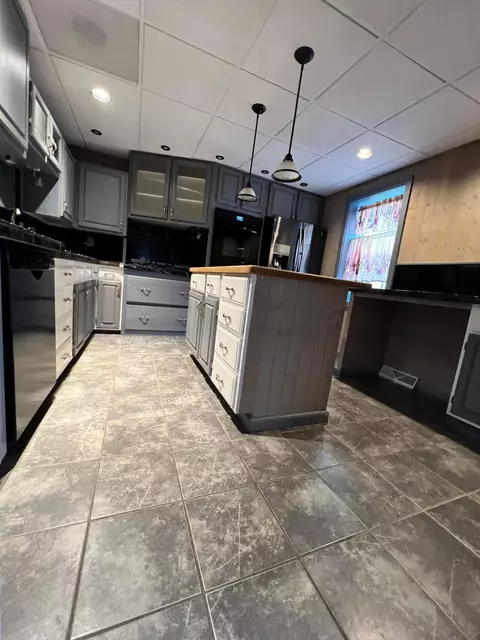 172 High St, Roseville, OH 43777