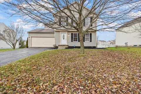 7860 Edgewater Dr, Canal Winchester, OH 43110