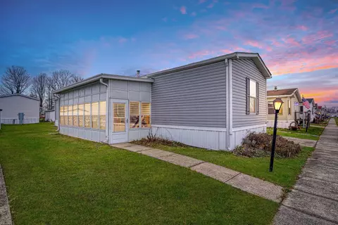 223 Rona Blvd, Pataskala, OH 43062