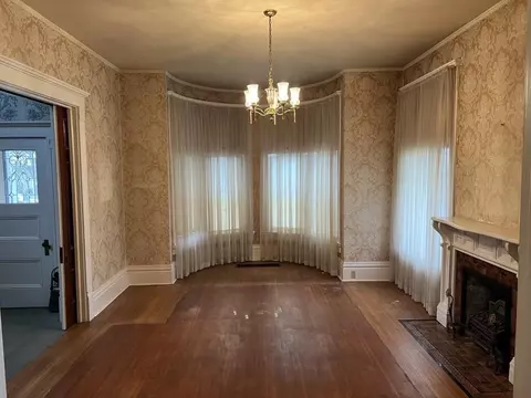 413 E Main St, Circleville, OH 43113 photo 5