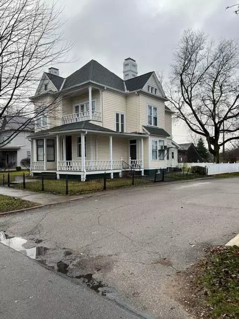 413 E Main St, Circleville, OH 43113