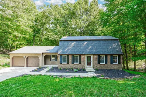 1626 Forest Cir, Newark, OH 43055