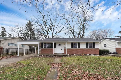 1381 Chesterton Sq S, Columbus, OH 43229