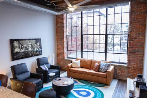570 S Front St #208, Columbus, OH 43215