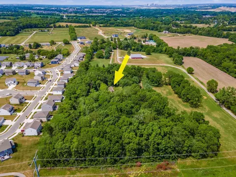 1379 Borror Rd, Grove City, OH 43123