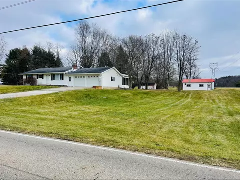 4546 Martinsburg Rd NE, Newark, OH 43055