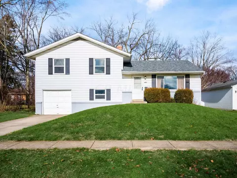 3054 Lotz Dr, Grove City, OH 43123