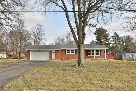 15 Park Ln, Delaware, OH 43015