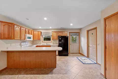 5 June Dr, Willard, OH 44890 photo 3
