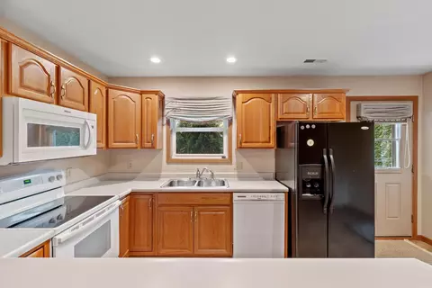 5 June Dr, Willard, OH 44890 photo 4