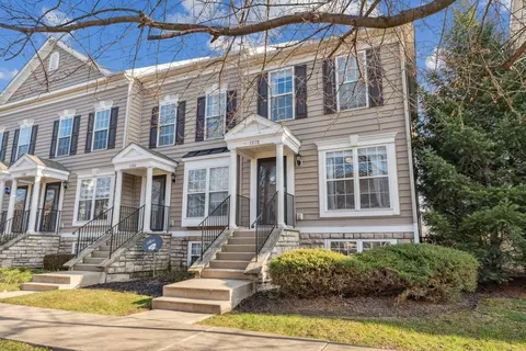 5278 Cross River Falls Blvd #33, Dublin, OH 43016