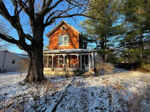 154 Harrison St SW, Summit Station, OH 43073