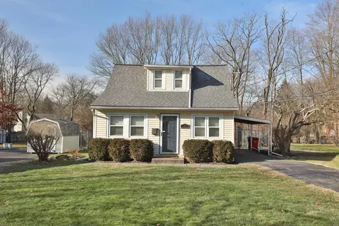 681 Plymouth St, Worthington, OH 43085