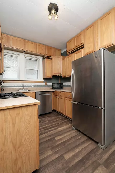 302 E Tiffin St, Willard, OH 44890 photo 6