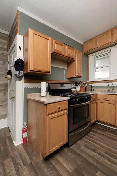 302 E Tiffin St, Willard, OH 44890 photo 8