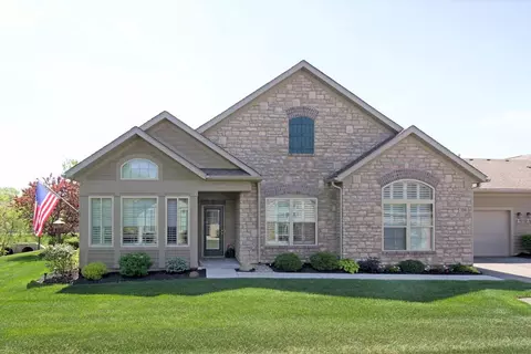 300 Stoneshire Loop, Pataskala, OH 43062