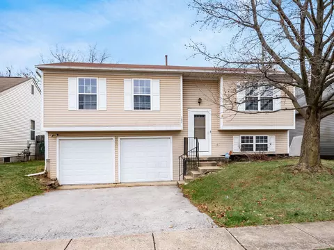 382 Chatterly Ln, Columbus, OH 43207