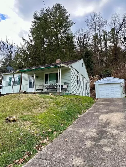 793 Mohican Ave, Logan, OH 43138