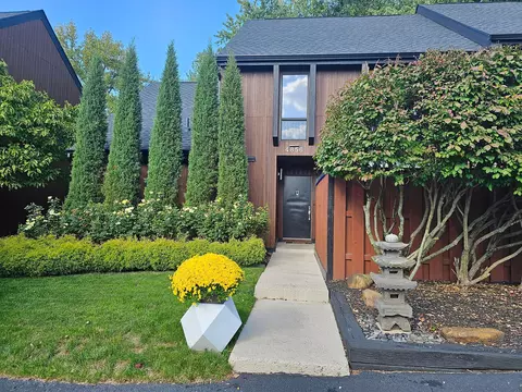 4856 Smoketalk Ln, Westerville, OH 43081