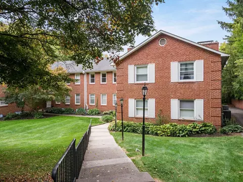 2615 Charing Rd #F, Columbus, OH 43221