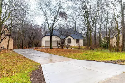 8027 Hickory Ridge Ct, Lewis Center, OH 43035