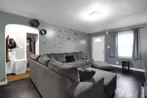 1724 E Kossuth St, Columbus, OH 43206 photo 4