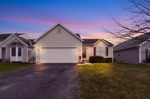 5374 Timber Grove Dr, Canal Winchester, OH 43110