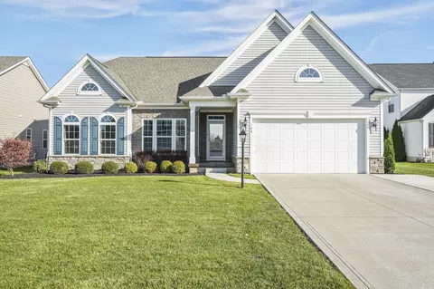 104 Whittington Pl, Pataskala, OH 43062
