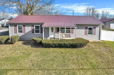 9154 W Lancaster Rd, Jeffersonville, OH 43128