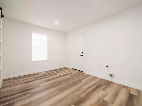 635 E 2nd Ave, Columbus, OH 43201 photo 17