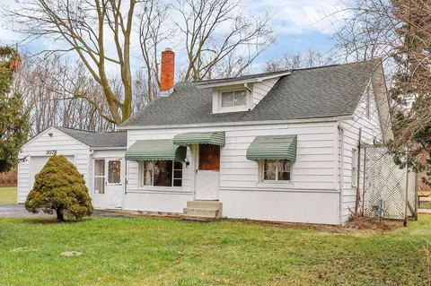 3078 Lewis Rd, Columbus, OH 43207