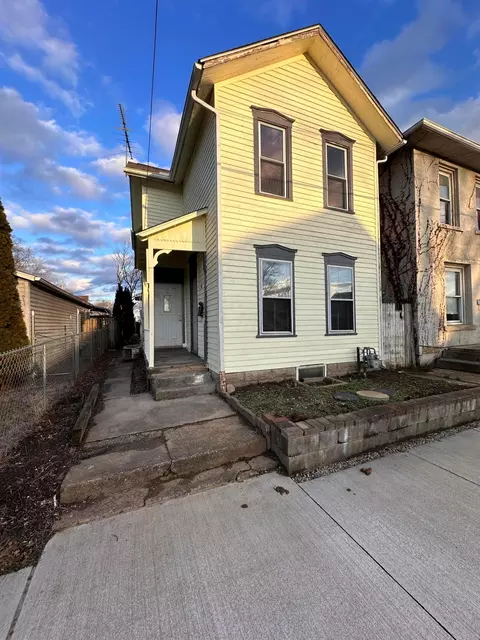 204 S 4th St, Newark, OH 43055
