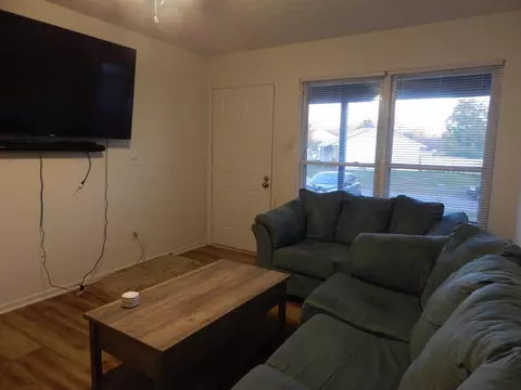 4113 Bartle Dr, Columbus, OH 43207 photo 9