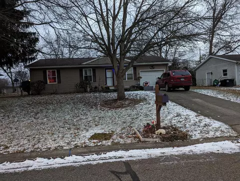 106 Kelly Ct, Hebron, OH 43025