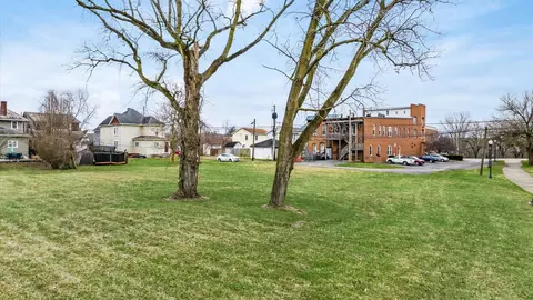 134 E Main St, Newark, OH 43055