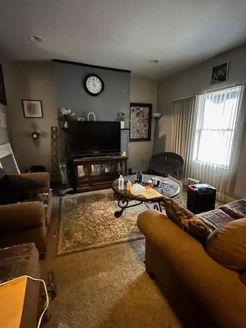 377 Berkeley Rd, Columbus, OH 43205 photo 2