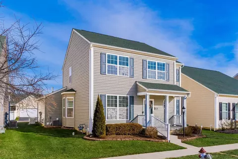 6738 John Dr, Canal Winchester, OH 43110