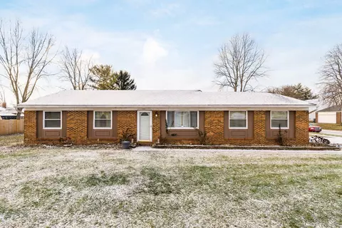 3697 Hendron Rd, Groveport, OH 43125